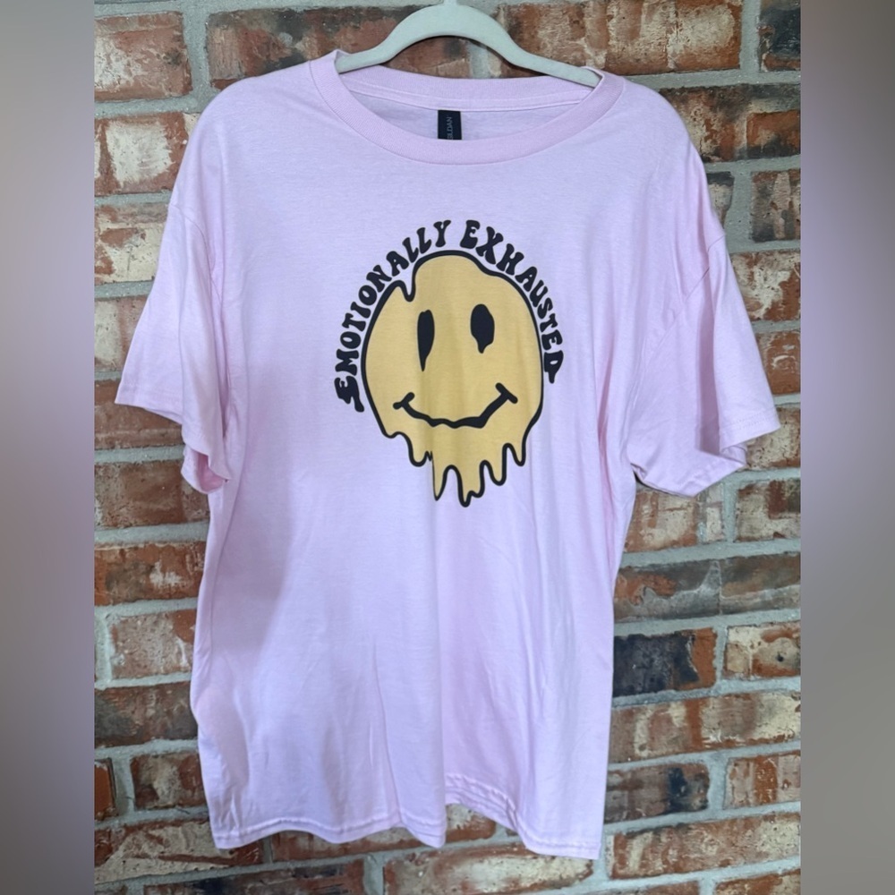 Gildan Pink Short Sleeve Tee with Smiley Graphic